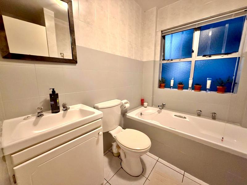 2 Bedroom Property for Sale in Hout Bay Western Cape